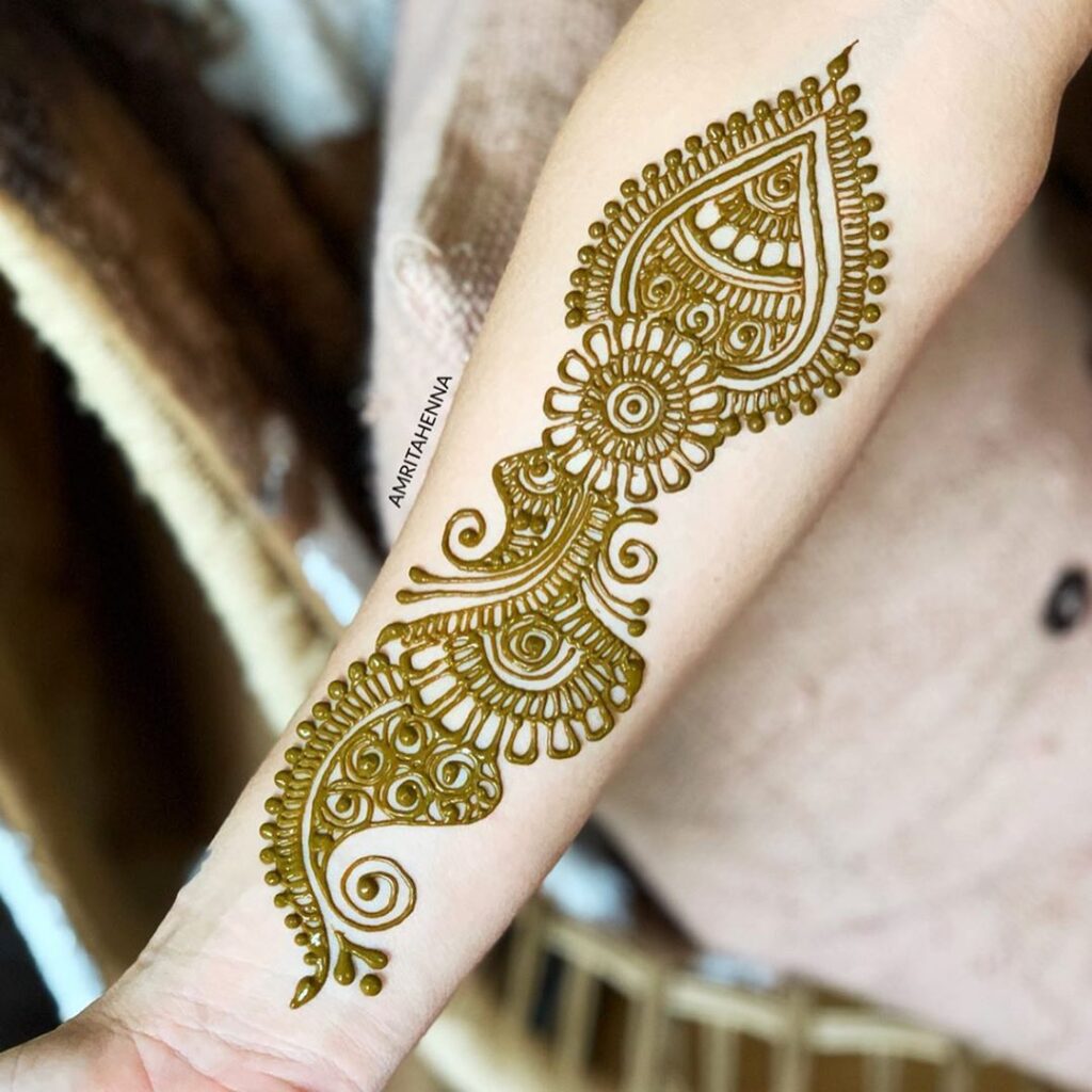 Simple Wrist Mehndi Design