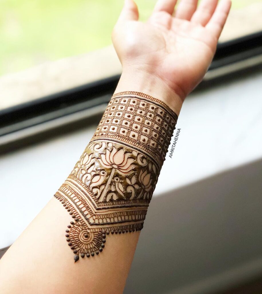 Simple Wrist Mehndi Design